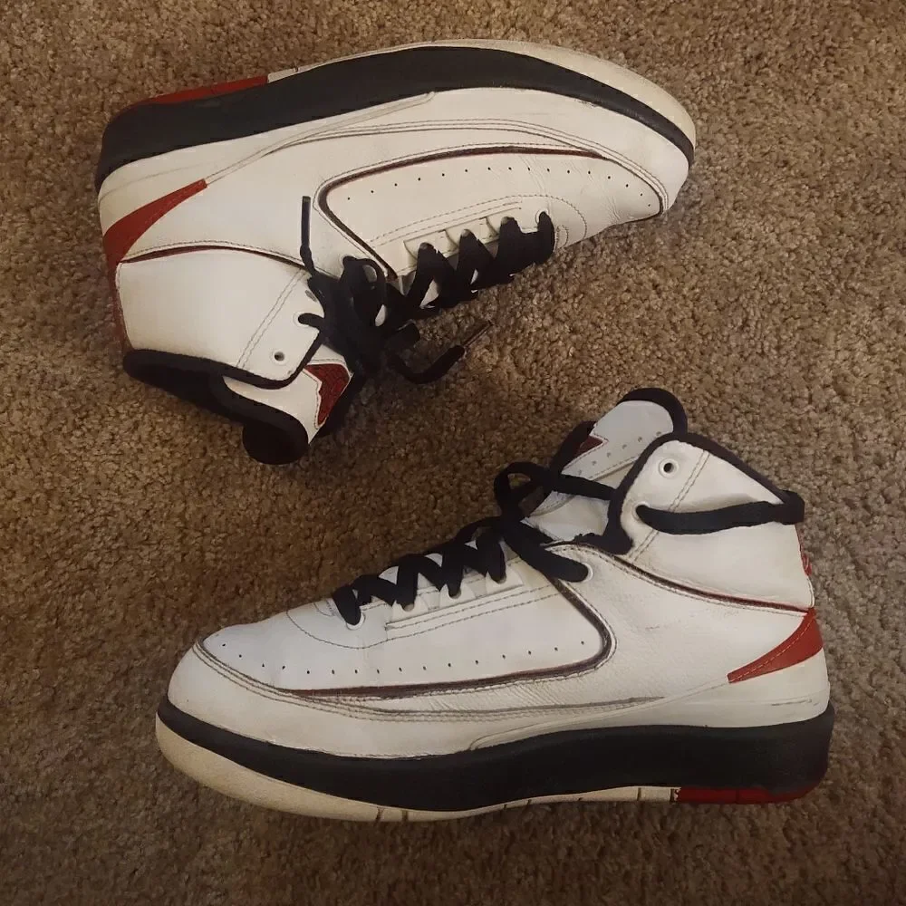 2010 Air Jordan 2 II Retro Chicago Youth Size 7 395718-101, PRE-OWNED - Picture 2 of 6